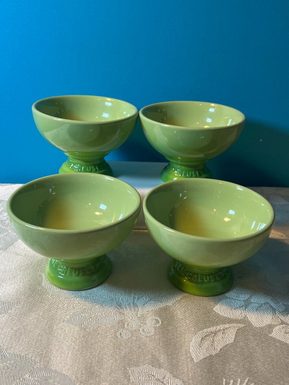 Le Creuset Sorbet Footed Ice Cream Bowls Kiwi Mint Lime Green Set of 4